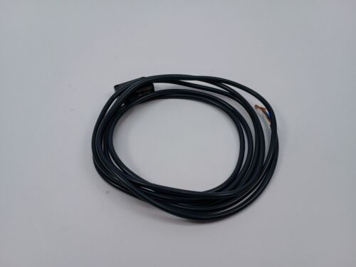 Omron E3Z-D81 Photoelectric Switch 1.4M 12-24V DC - Picture 4 of 8