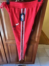 Chicago Bulls Jogger Pants / Official NBA Sweatpants Medium - Ladies - NWT!