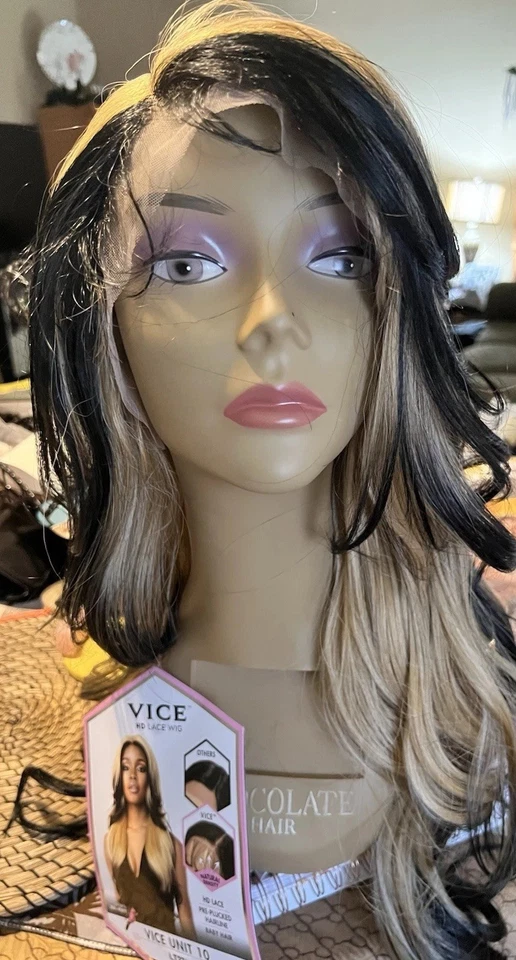 VICE UNIT 10~ Lt27/1 HD full Lace Wig “ SKUNK” Style Color Gorgeous!!Synthetic - Image 2 of 4