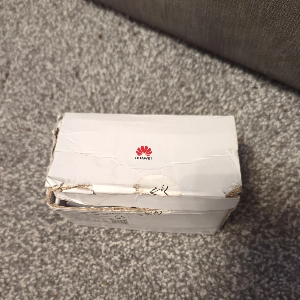 Huawei E5783B-230a 4G Broadband Dongle Wi-Fi Hotspot Superfast Three Network - Image 3 of 4