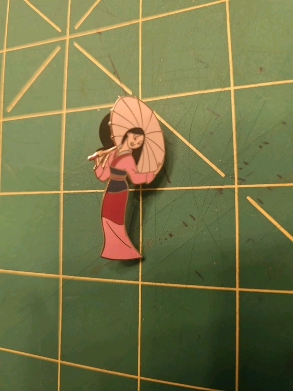 Vintage Walt Disney Trading Pin Mulan - Mulan Holding an Umbrella 