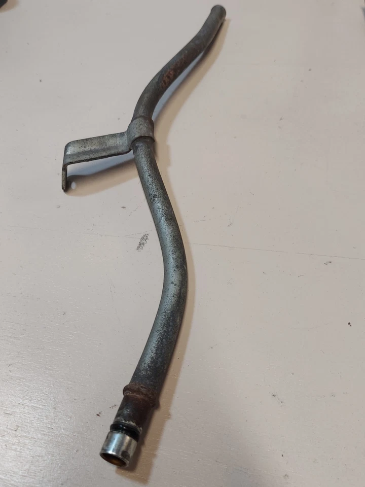 Tubo de varilla de medición de aceite de motor de 2015 Mitsubishi Outlander Sport 2.4 Foto 4 de 4