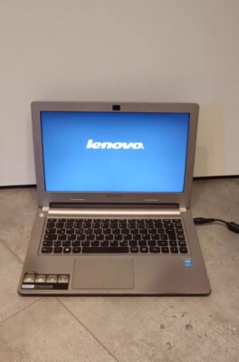 Lenovo m30-70 - Core i3 - 500GB HDD - Windows 10 - Notebook/ Laptop