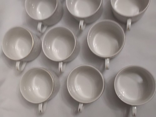 Farberware Calais 4173 set of 12 cups and saucers embossed white gold rim - Picture 13 of 17