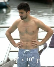 DOMINIC COOPER shirtless beefcake candid photo #7 L172