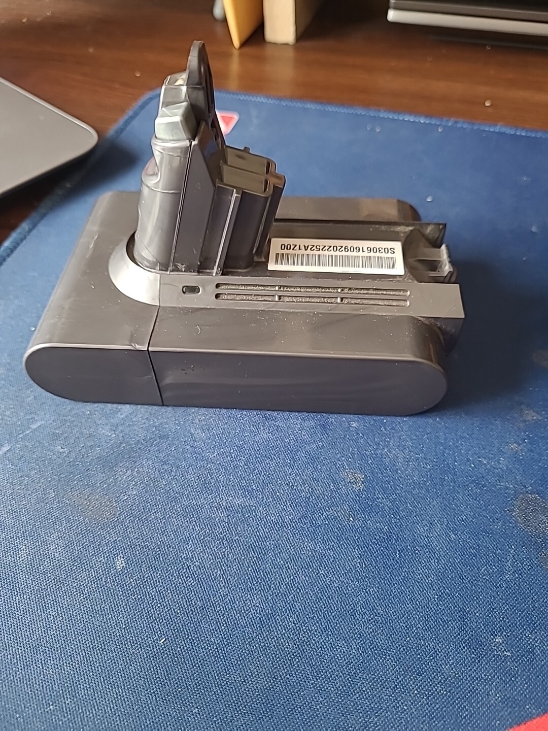 Dyson SV04 2100mAh/46Wh Capacity 21.6V Vacuum Cleaner Battery Parts