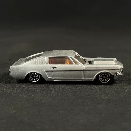 Mustang Fastback 1965 Golden Wheels plata diecast escala 1/64 como nuevo suelto - Imagen 4 de 8