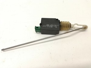 Audi A6 4B - Stellmotor Heckklappe ZV 4B9962115  (06)