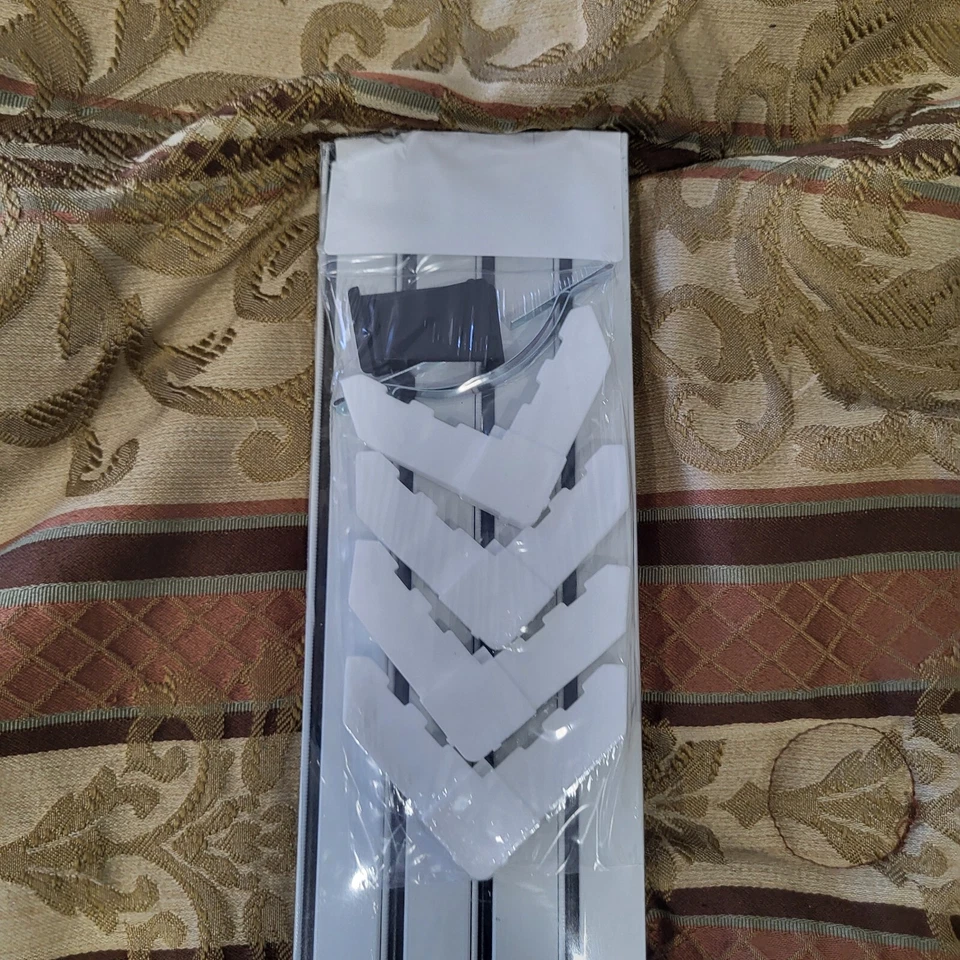 Kit de marco de pantalla de ventana apretada de aluminio blanco 5/16" x 36" Foto 2 de 4