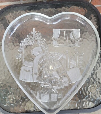 Mikasa Christmas dream  heart-shaped serving tray 13 1/2 '' with bear