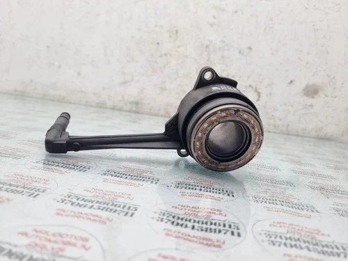 Concentric slave cylinder