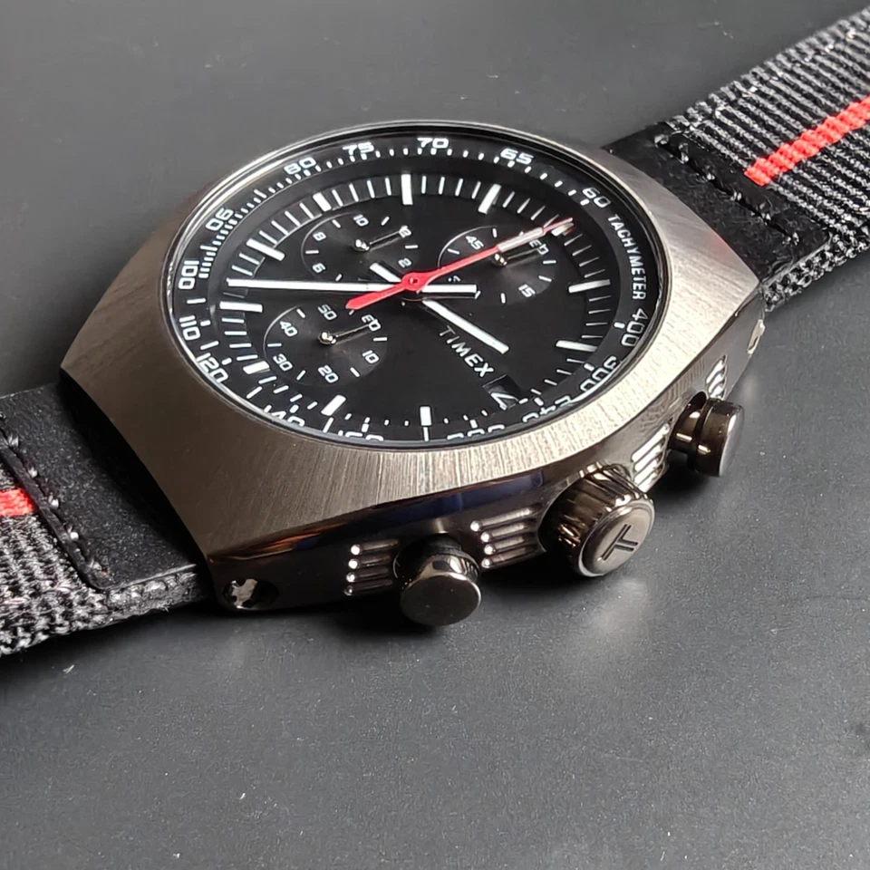 Reloj cronógrafo Timex Legacy Tonneau Foto 4 de 4