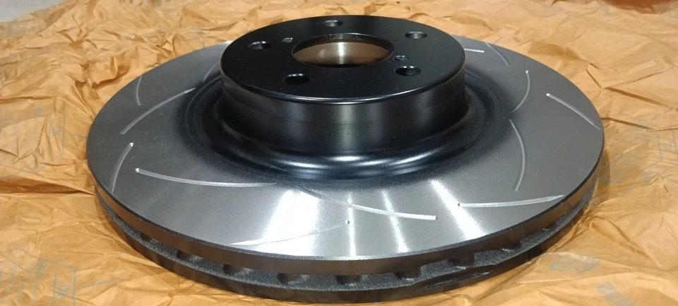 DBA Brakes Kit Pads x1 & Discs x2 Front for Toyota GT86 / GR86 / Subaru BRZ - Image 3 of 4