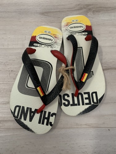 HAVAIANAS FLIP FLOPS Tops Cream Flag Kids 13C/1Y Germany Deutschland NWT - Picture 1 of 2