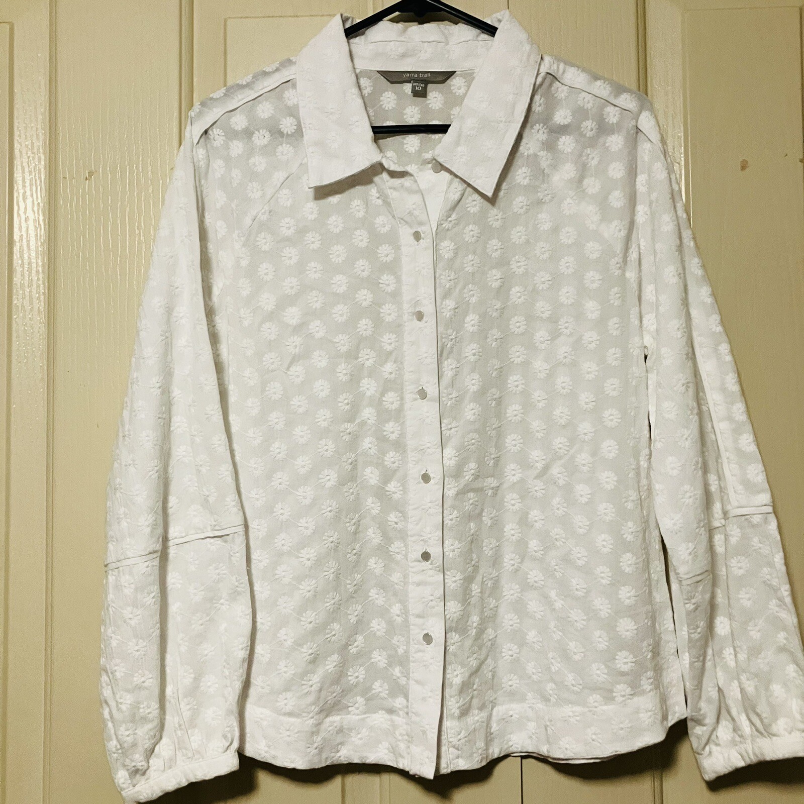 Yarra Trail 100% Cotton White Long Sleeve ButtonUp Shirt Ladies Size 10 Petites - Picture 6 of 8