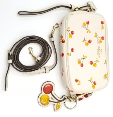 COACH ポーチ チェリー柄 ホワイト Coach White Cherry Print Crossbody/Wristlet With Cherry Charm | eBay