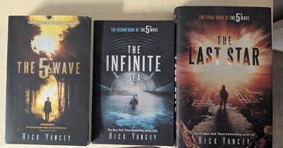 THE 5TH WAVE-BOOK SERIES TRILOGY - 2 PBKS - 1 HARDCOVER