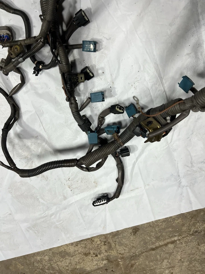 2003 Toyota 4 RUNNER 4.7 LITER AUTO 2WD 82121-3M420 Engine Wire Harness A9 - Image 4 of 4