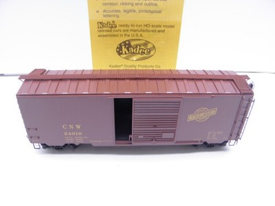 KADEE #5223 - 40' PS-1 BOXCAR CHICAGO NORTHWESTERN -CNW #24810 - HO SCALE
