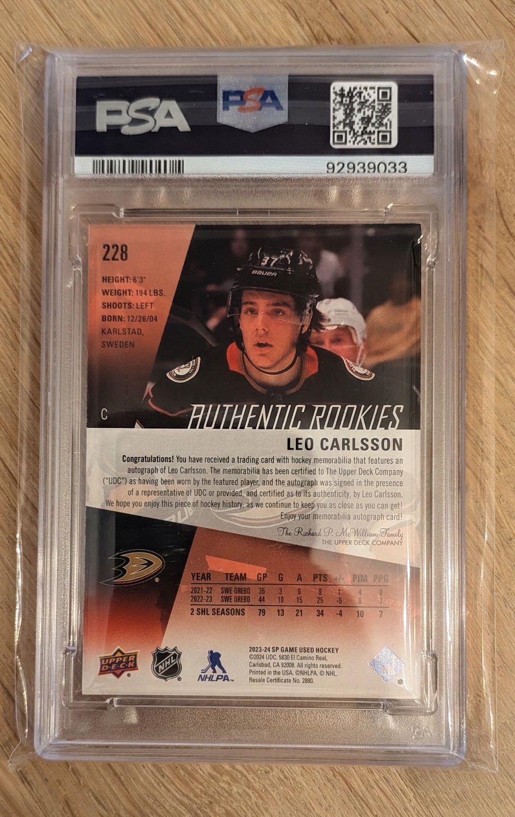 2023-24 SP Game Used Leo Carlsson Rookie Auto Jersey /49 PSA 6 DNA AUTO 10 RC SP view 2
