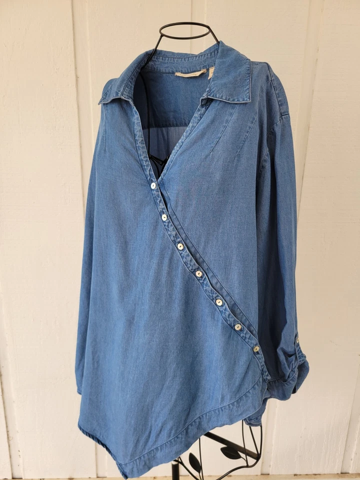 Top túnica Tencel azul lavado Soft Surroundings 3X cambray denim asimétrico Foto 4 de 4