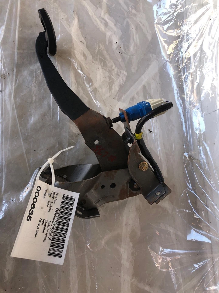 Ford Fusion 2006 sedán 3,0 L pedal de freno de piso con soporte de montaje OEM Foto 2 de 4