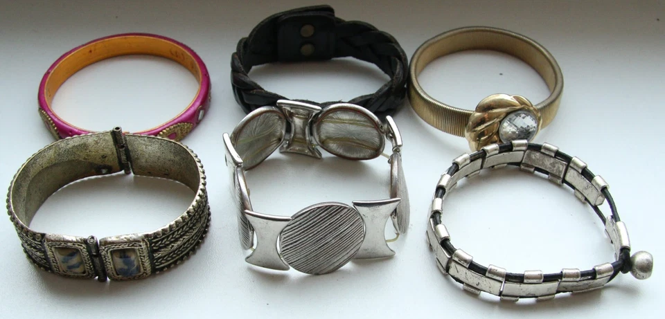 Group Of 6 Vintage Bracelets - Image 2 of 4