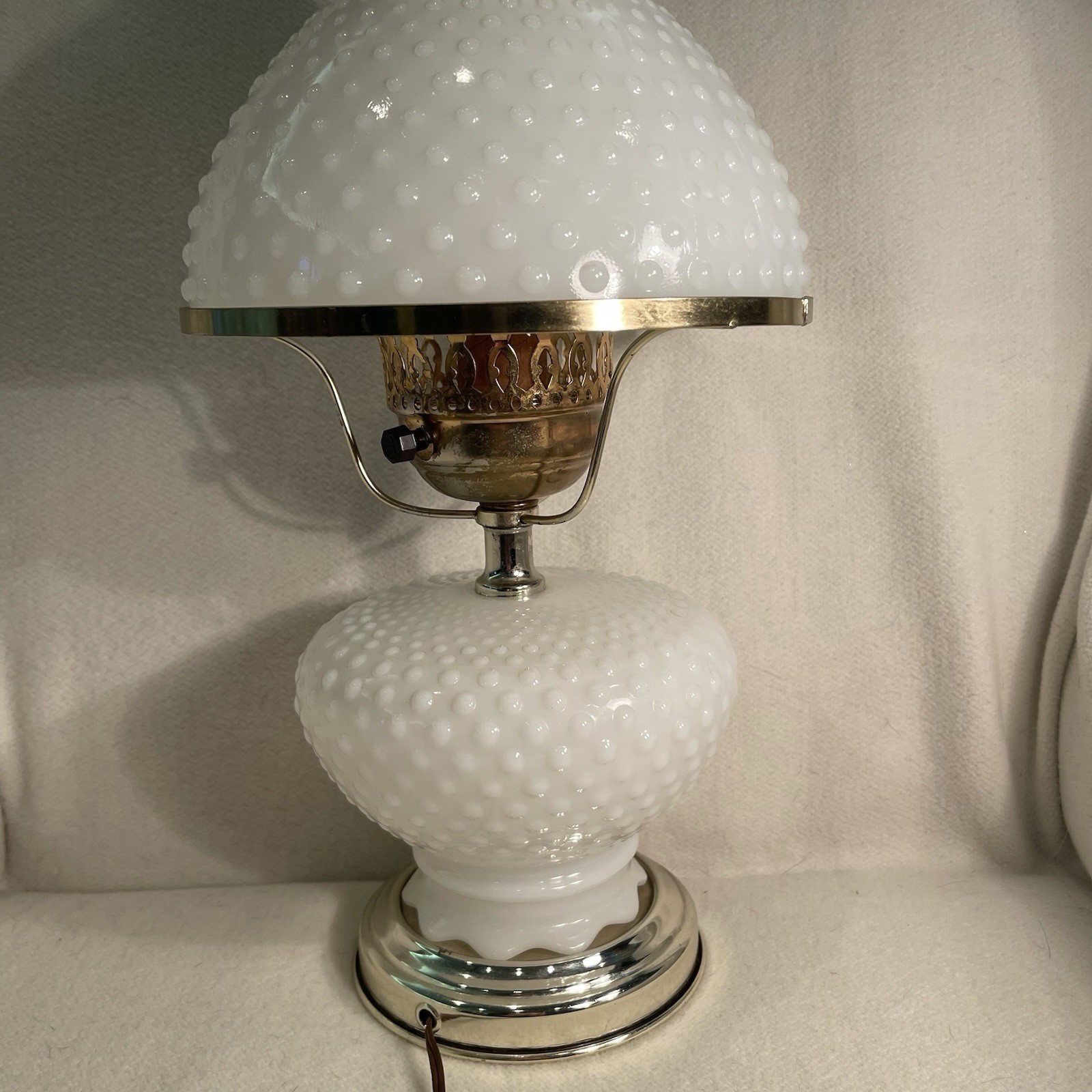 Hobnail White Milk Glass Hurricane Table Lamps Electric Key Turn Vintage