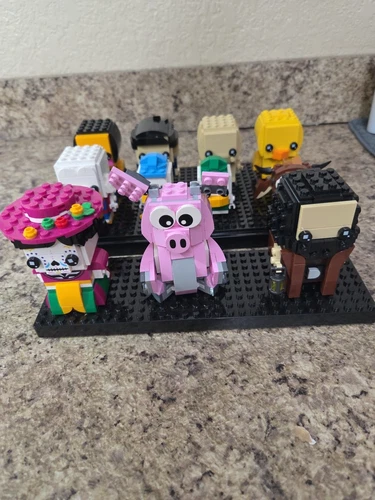 lego brickheadz Lot Of 11.