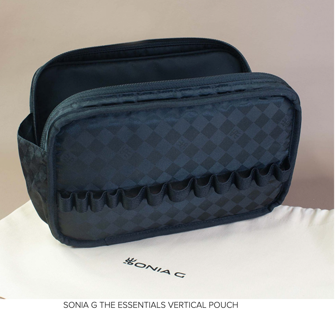 メイク道具・化粧小物 SONIA G. The Essentials Vertical Pouch Sonia G – The Essentials Vertical Pouch – Sweet Makeup Temptations