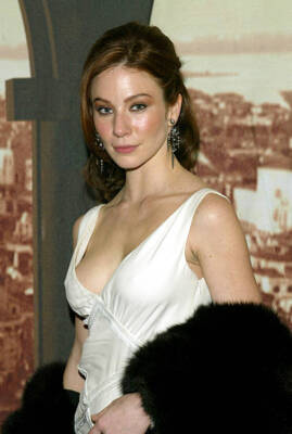 Lynn Collins at the aftershow party following the UK film premier- 2004 Photo