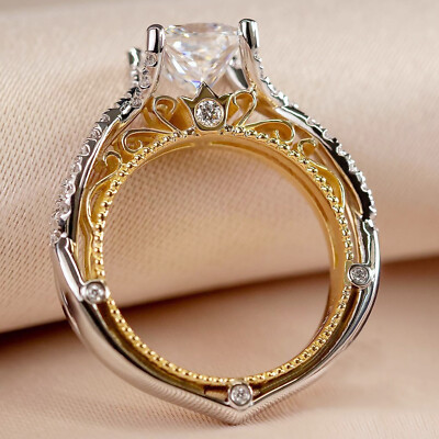 1,50 TCW Princess Cut weißer Moissanit Verlobungsring 14k bicolor vergoldet