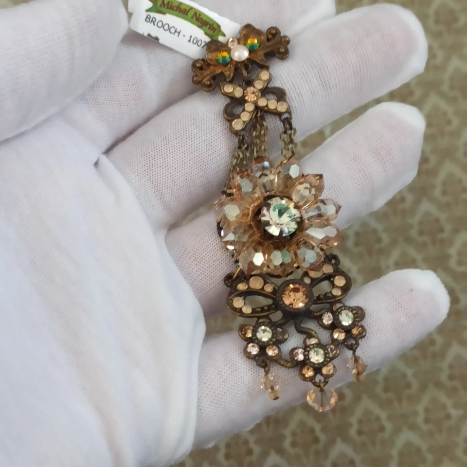 Broche Michal Negrin Grande Encaje Renacimiento Victoriano Con Cristales de Swarovski Medalla Foto 4 de 4