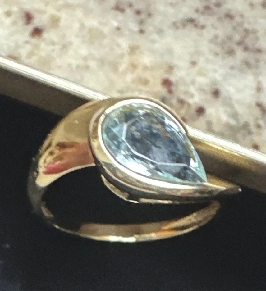 Ring mit Aquamarin, 585er Gold, Tropfen 10x8 mm, Gr. 56(17,8), 2,83 Gramm,