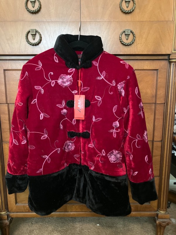 Asian style women’s Floral Embroidered Quilted Jacket Velvet size XL NEW w tags