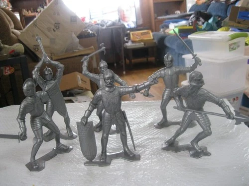MARX TOYS SIX SILVER KNIGHTS 6" HIGH VINYL PLAYSET FIGURES