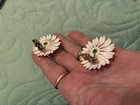 Vtg Pink Daisy Clip On Earrings — photo 10