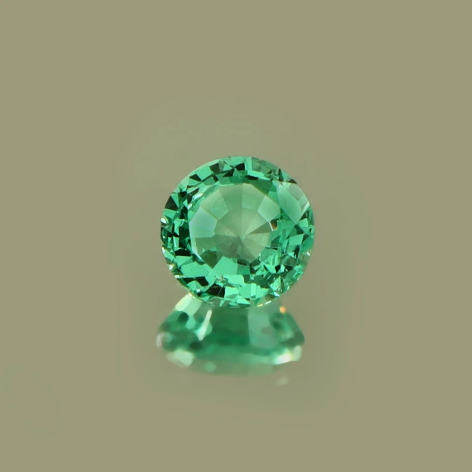 5x5 MM Lab Grown Hydrothermal Colombian Emerald Loose Gemstone Round Cut 0.65 CT - Image 2 of 4