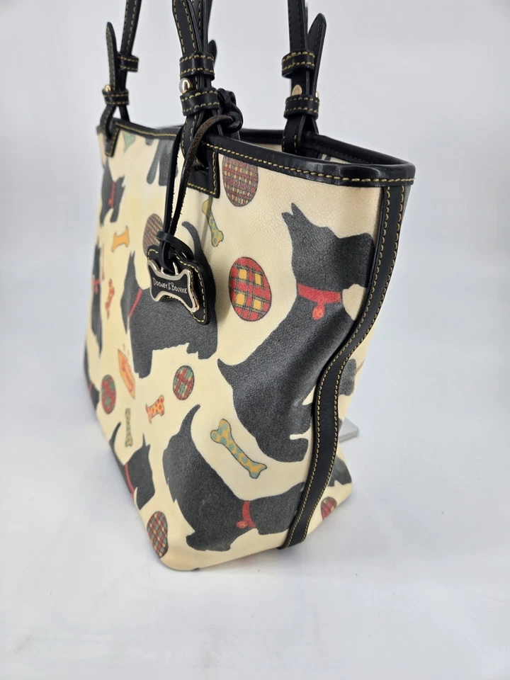 Cartera grande de lona recubierta Y2K Dooney & Bourke Scottie para perro con encanto de bolso Foto 3 de 4