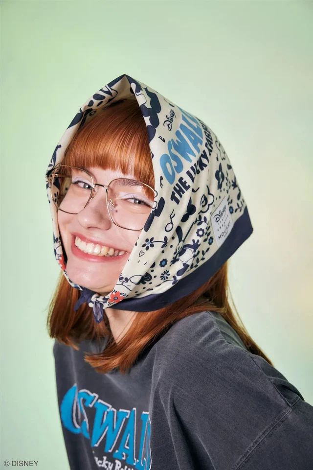 Oswald the Lucky Rabbit Ortensia Bandana Jacquard Series Creada por MOUSSY Foto 2 de 3