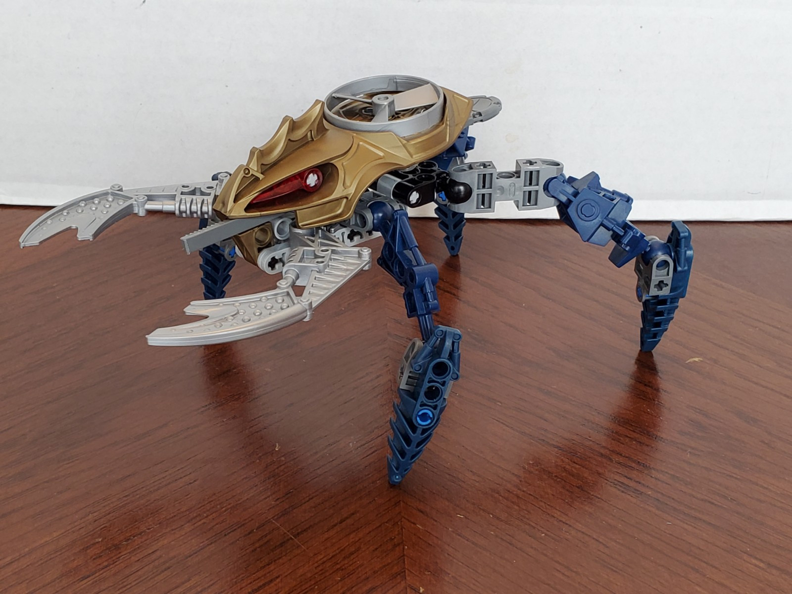 Bionicle Visorak Kahgarak MOC. Flat Gold Body with Dark Blue.  Rare