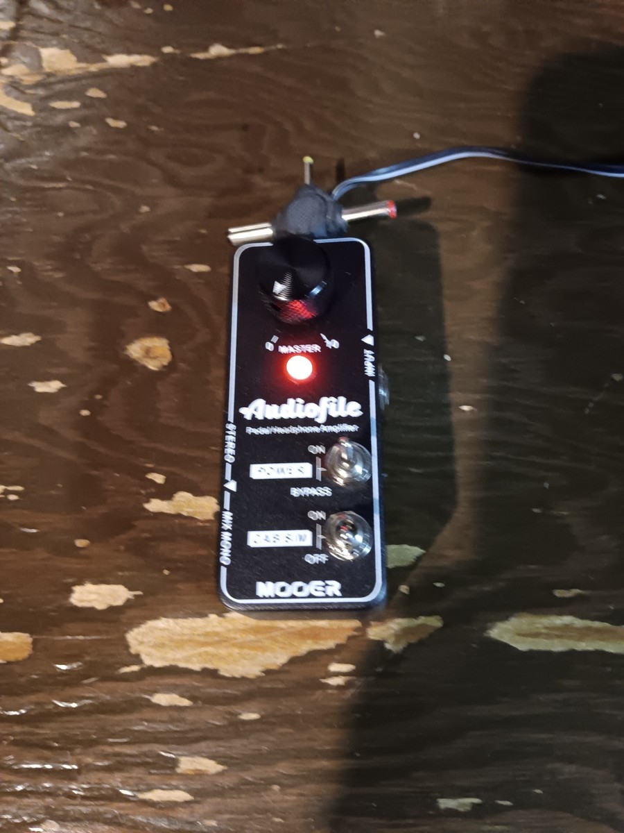 MOOER Audio Audiofile Pedal Headphone Amplifier International for