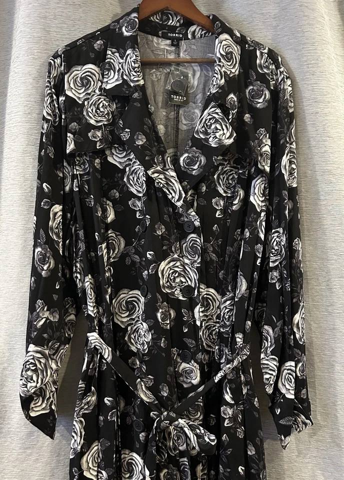 Torrid Womens Plus 5X Old Hollywood Floral Black Trench Coat Jacket NWT - Image 3 of 4