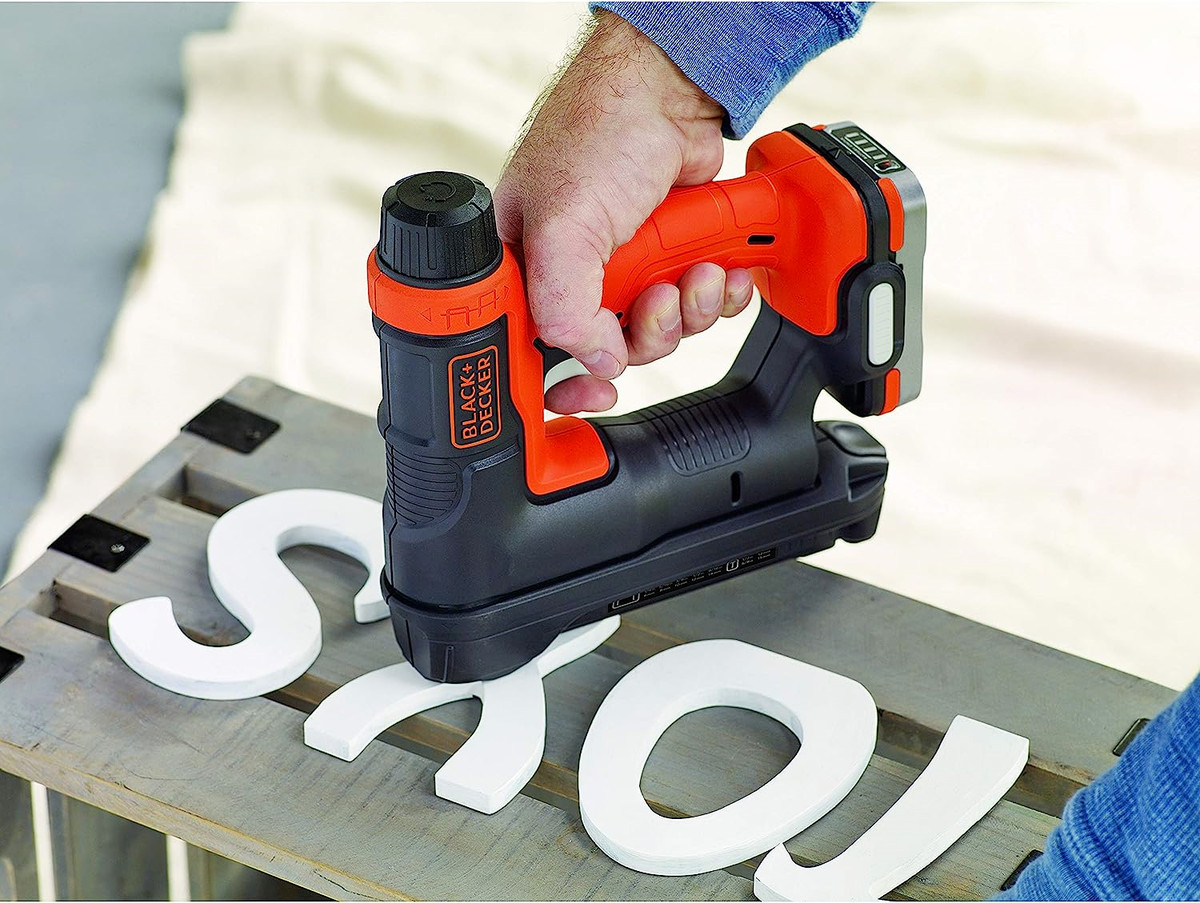 Black Decker 12v Cordless Stapler Nailer BDCT12N Bare