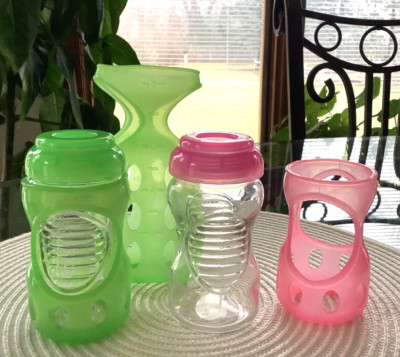 Munchkin (2) 4oz Glass Baby Bottles w/ Neon Pink Green Silicone & (1) 8oz Sleeve