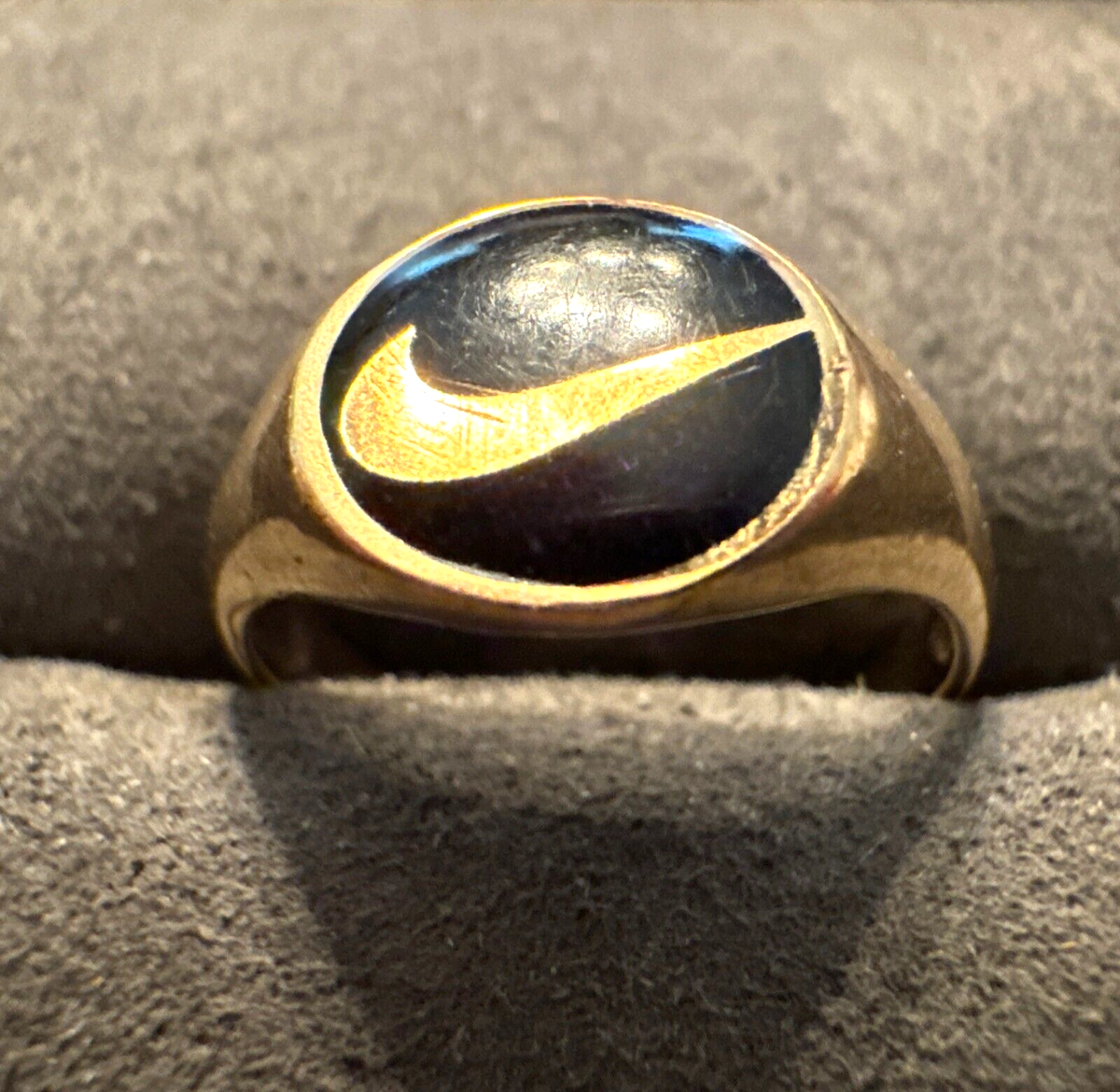 10K Yellow Gold and Onyx NIKE SWOOSH Signet Ring Size 8.5 | eBay