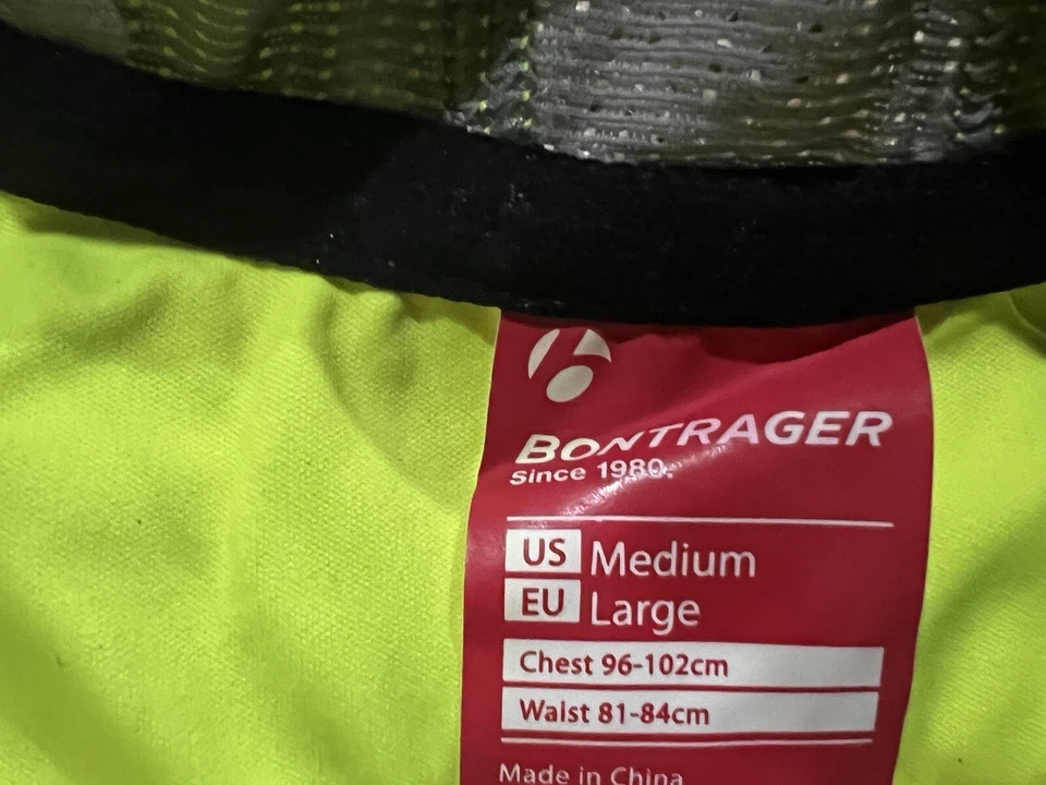 Chaleco de ciclismo Bontrager, calentadores de brazos y calcetines de trekking Foto 3 de 4