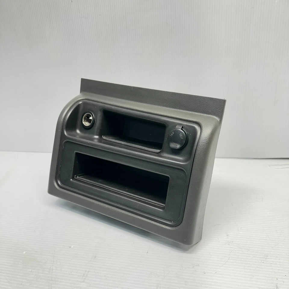 03-06 CHEVY SILVERADO AVALANCHE GMC SIERRA CENTER CONSOLE UPPER DARK GRAY TRIM - Изображение 3 из 4