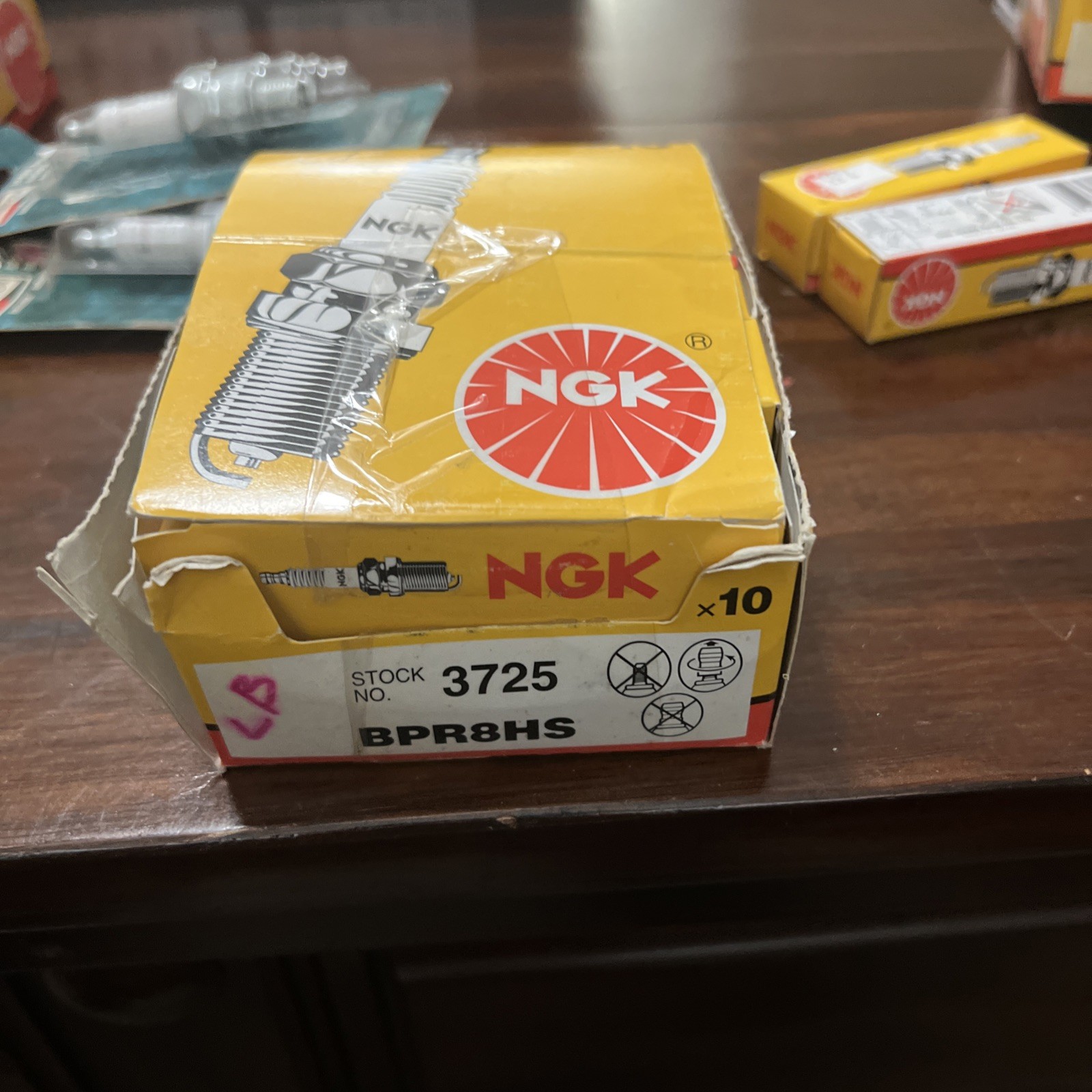 NGK Spark Plug 3725 BPR8HS Qty 10 New Box of 10