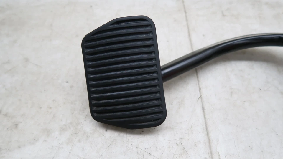 Conjunto de pedais de freio dianteiro esquerdo Volvo XC90 2007-2014 FABRICANTE DE EQUIPAMENTO ORIGINAL - Imagem 3 de 4